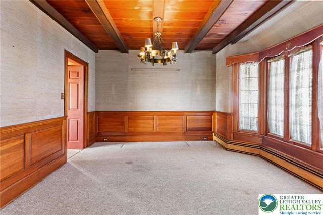 100 North Fairview Street, Nazareth Boro, PA 18064