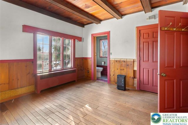 100 North Fairview Street, Nazareth Boro, PA 18064