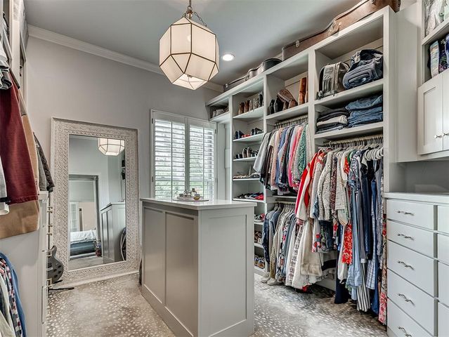 10049 Hidden Hollow Lane, Oklahoma City, OK 73151