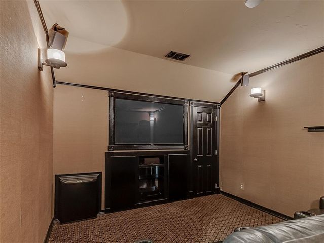 10049 Hidden Hollow Lane, Oklahoma City, OK 73151
