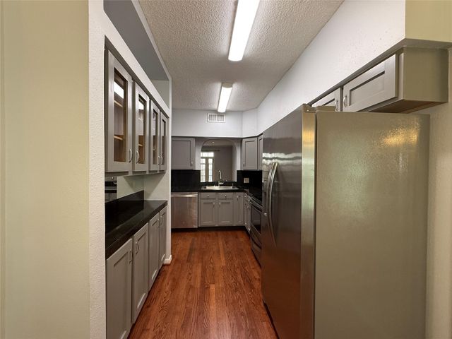 3636 Lake Street, Houston, TX 77098