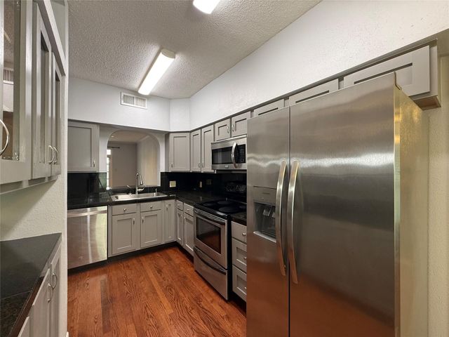 3636 Lake Street, Houston, TX 77098