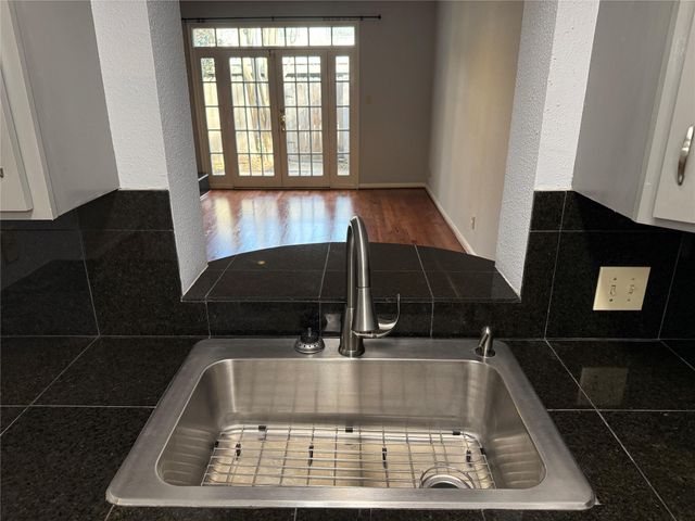 3636 Lake Street, Houston, TX 77098