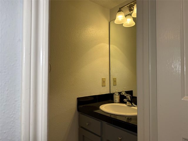 3636 Lake Street, Houston, TX 77098