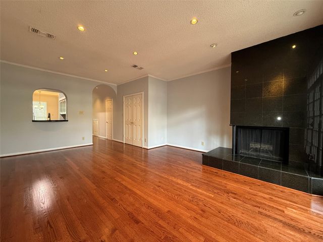 3636 Lake Street, Houston, TX 77098