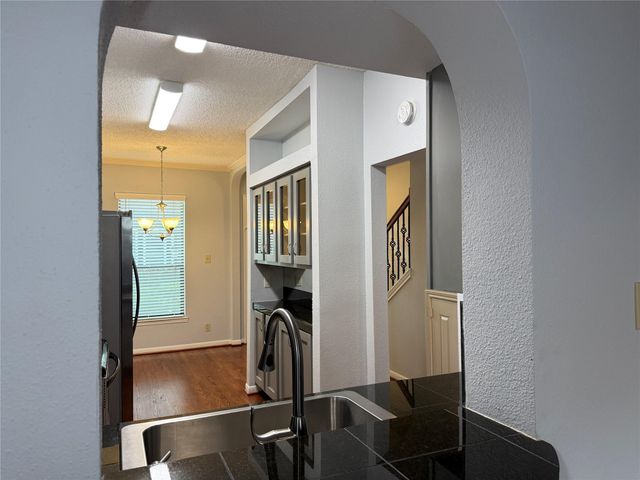 3636 Lake Street, Houston, TX 77098