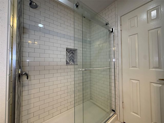 3636 Lake Street, Houston, TX 77098