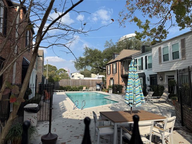 3636 Lake Street, Houston, TX 77098