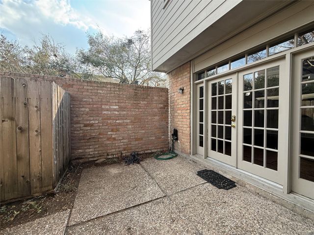 3636 Lake Street, Houston, TX 77098