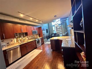 215 Pine Street N, Charlotte, NC 28202
