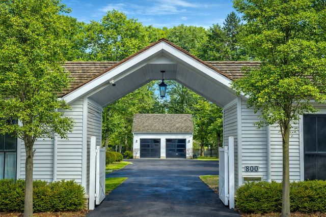 800 Glenview Road, Glenview, IL 60025