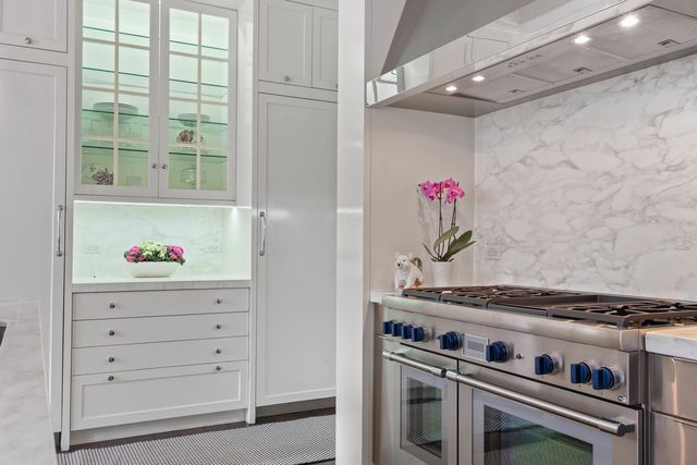 800 Glenview Road, Glenview, IL 60025