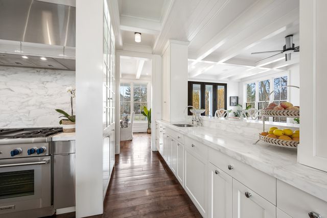 800 Glenview Road, Glenview, IL 60025