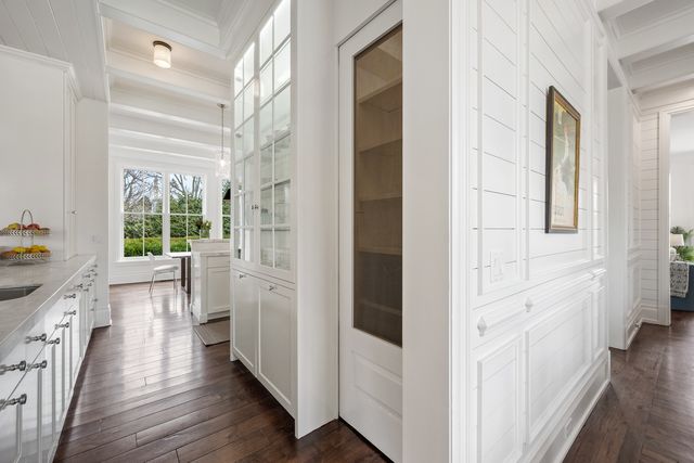 800 Glenview Road, Glenview, IL 60025