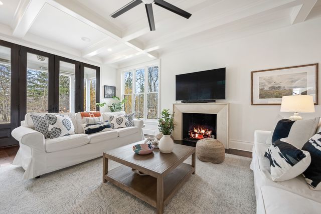 800 Glenview Road, Glenview, IL 60025