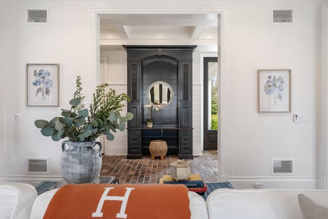 800 Glenview Road, Glenview, IL 60025