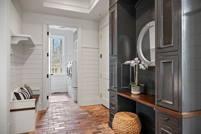 800 Glenview Road, Glenview, IL 60025