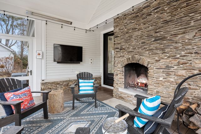 800 Glenview Road, Glenview, IL 60025