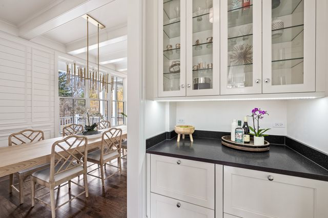 800 Glenview Road, Glenview, IL 60025