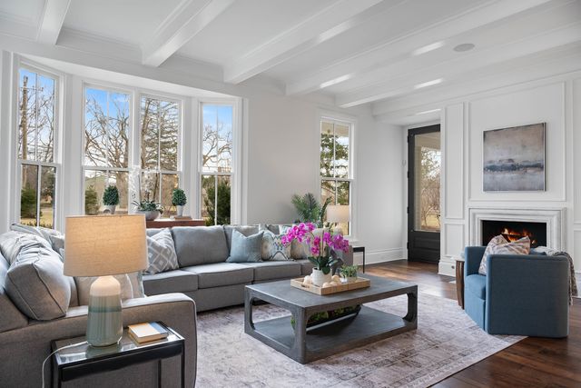 800 Glenview Road, Glenview, IL 60025