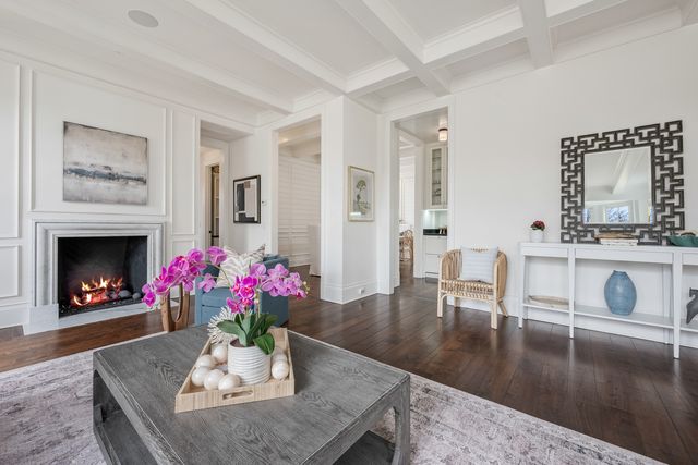 800 Glenview Road, Glenview, IL 60025