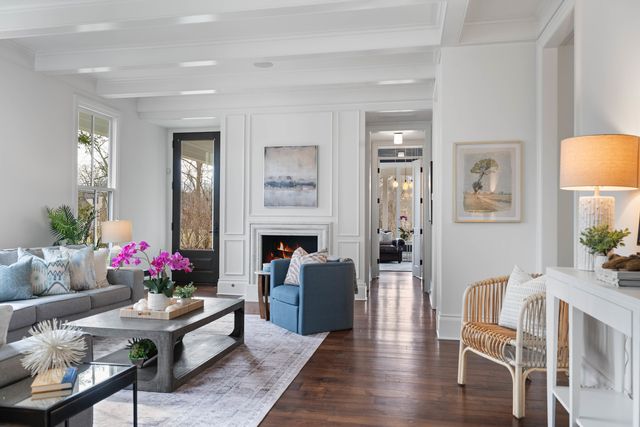 800 Glenview Road, Glenview, IL 60025