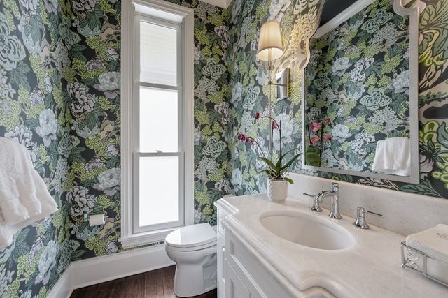 800 Glenview Road, Glenview, IL 60025