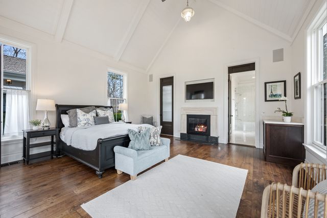 800 Glenview Road, Glenview, IL 60025