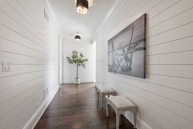 800 Glenview Road, Glenview, IL 60025