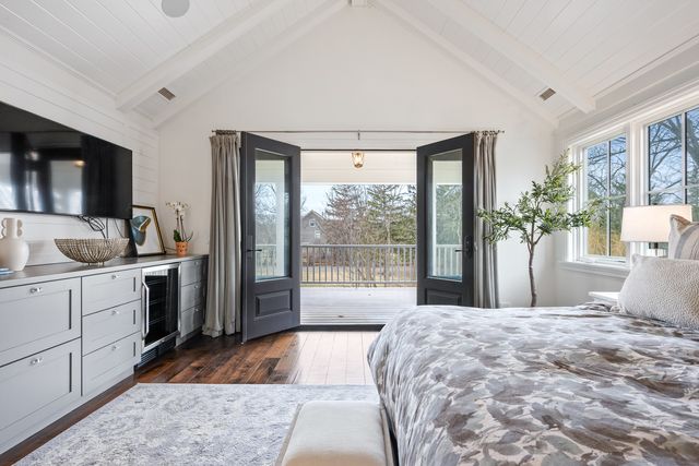 800 Glenview Road, Glenview, IL 60025