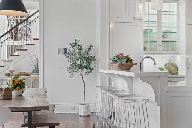 800 Glenview Road, Glenview, IL 60025