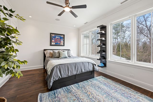 800 Glenview Road, Glenview, IL 60025