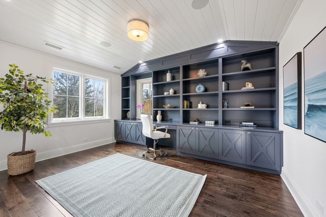 800 Glenview Road, Glenview, IL 60025