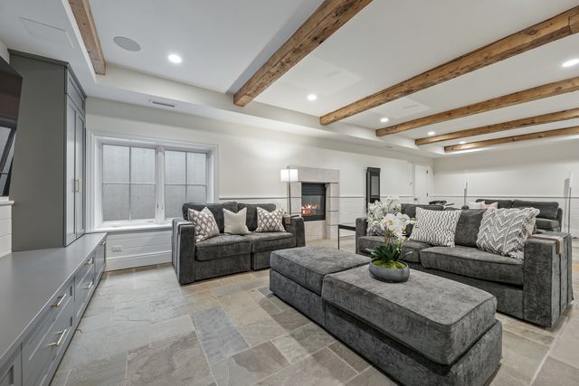 800 Glenview Road, Glenview, IL 60025