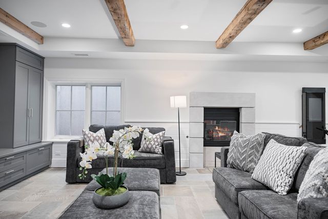 800 Glenview Road, Glenview, IL 60025