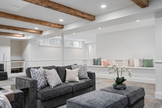 800 Glenview Road, Glenview, IL 60025