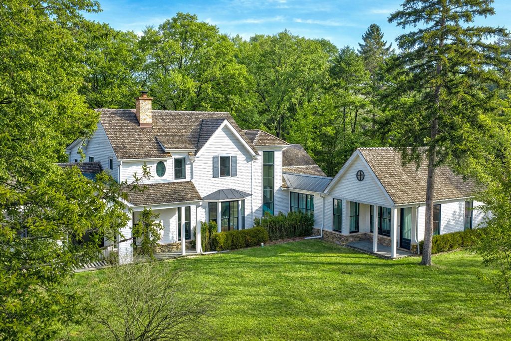 800 Glenview Road, Glenview, IL 60025