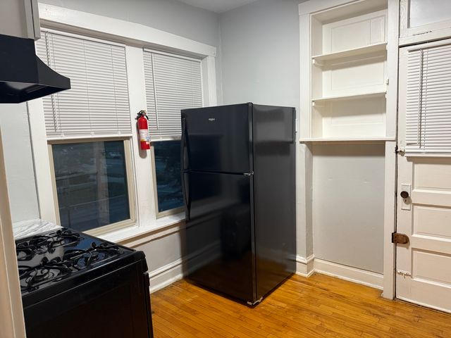 229 Washington Boulevard 1S, Oak Park, IL 60302