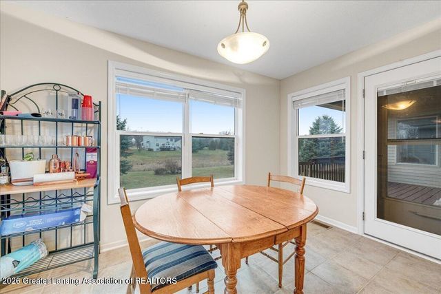 981 Saint Johns Chase, Grand Ledge, MI 48837