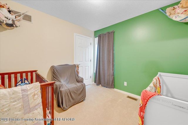 981 Saint Johns Chase, Grand Ledge, MI 48837