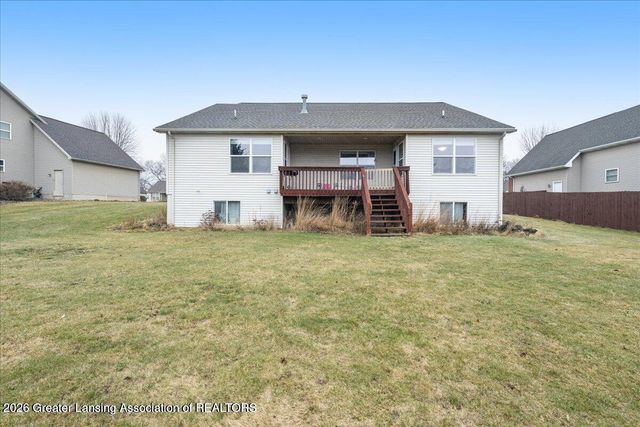 981 Saint Johns Chase, Grand Ledge, MI 48837