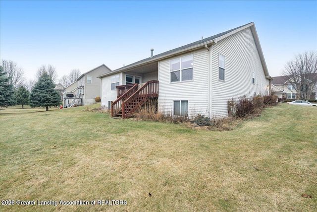 981 Saint Johns Chase, Grand Ledge, MI 48837