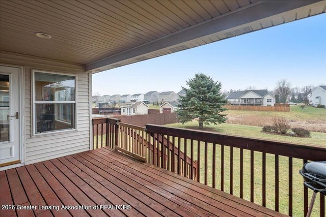 981 Saint Johns Chase, Grand Ledge, MI 48837