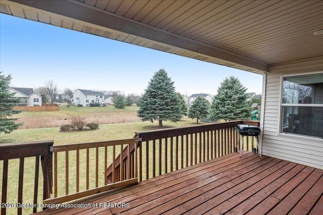 981 Saint Johns Chase, Grand Ledge, MI 48837