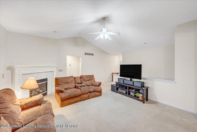 981 Saint Johns Chase, Grand Ledge, MI 48837