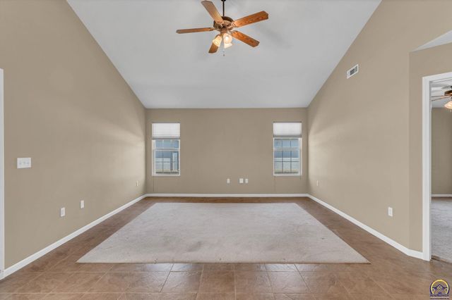 5504 SW Cantabella ST, Topeka, KS 66614