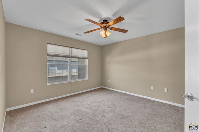 5504 SW Cantabella ST, Topeka, KS 66614