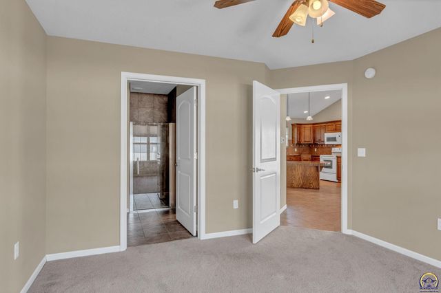 5504 SW Cantabella ST, Topeka, KS 66614