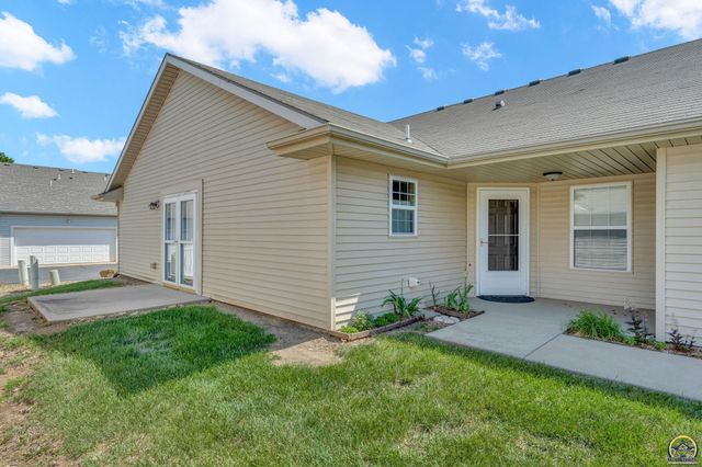5504 SW Cantabella ST, Topeka, KS 66614