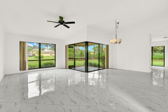 3705 SW Quail Meadow Trail E, Palm City, FL 34990